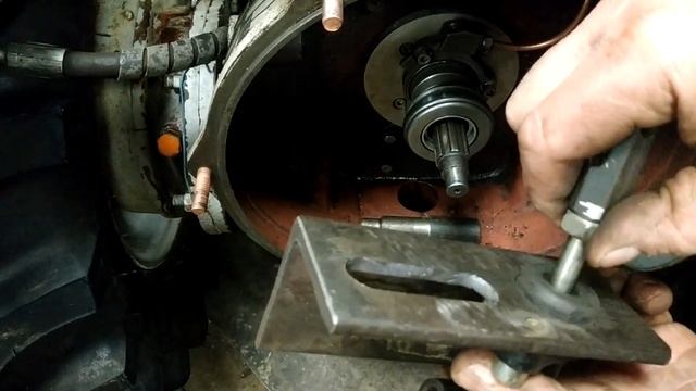 Реализация гидравлического выжима сцепления на тракторе ТZ4K14. смотреть онлайн