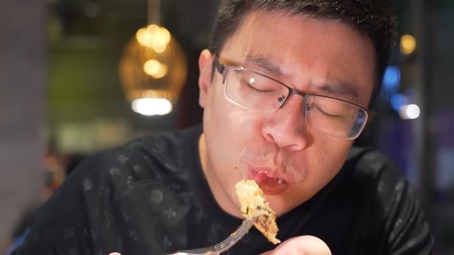 在茶餐廳也能吃到惠靈頓牛扒？還只要58元一份？ ！ 【品城記】 смотреть онлайн