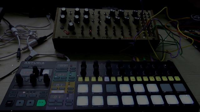 Moog DFAM + Arturia Beatstep Pro Jam [Techno] смотреть онлайн
