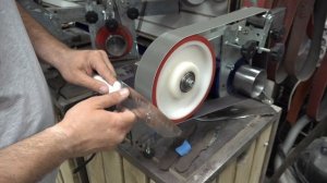 Заточка ножей на гриндере.