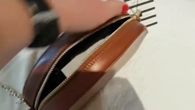 Больше не глажу бельё. Срочно еду в Париж. Купила сумку мечты.