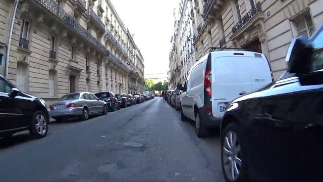 Paris en vélo, place de l'Etoile, Champs-Elysées, Trocadéro, Tour Eiffel, Quai d'Orsay, Saint-Miche смотреть онлайн