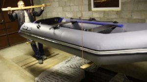 Простое потолочное крепление ПВХ лодки в гараже