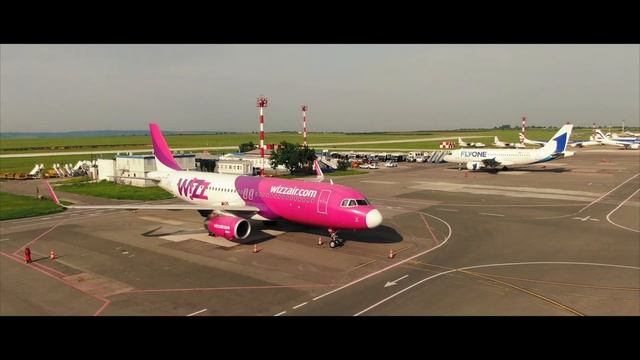 FLYING OVER GROUNDED AIRPLANES AT CHISINAU INTERNATIONAL AIRPORT DUE TO PANDEMIC IN 4K смотреть онлайн