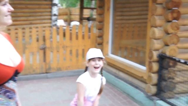 Эля дразнит павлина смотреть онлайн