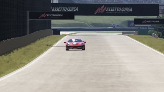 McLaren 600LT vs Ferrari 488 Pista at Interlagos смотреть онлайн