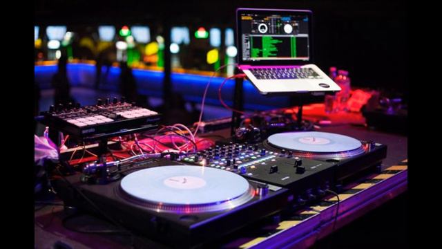 Качает Классная Клубная Музыка 2020 (DJ Pelix) смотреть онлайн
