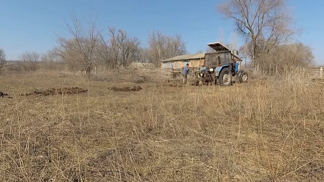 Бура своими руками на трактор МТЗ 82 ( серия №9) Испытания бура и начало строительства БАЗЫ смотреть онлайн