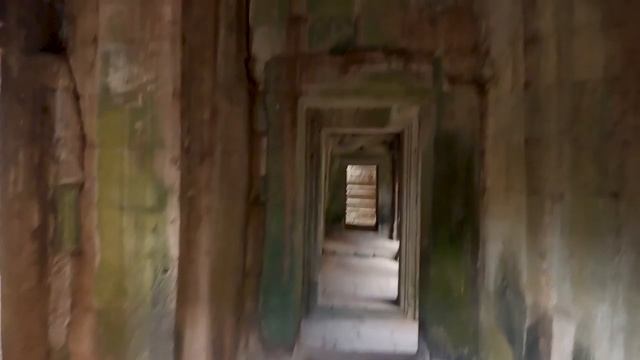 Beyond Angkor Wat - Angkor Thom and the More Distant Temples of Angkor смотреть онлайн