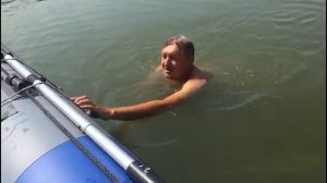 #149. Как забраться в лодку с воды.