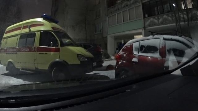 Визжащий мужик в Скорой помощи 03. Ремень безопасности. Длинные руки правосудия. Нехотя, но надо... смотреть онлайн