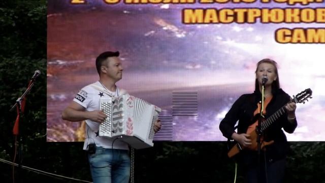 Г.Хомчик и С.Войтенко - В городском саду ( Грушинский фестиваль 2015) смотреть онлайн