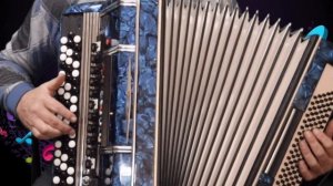 092 Постой паровоз. Игра на баяне и электробаяне..mp4