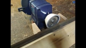 Станок для заточки ножей фуганка.