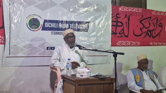 #ORTV| Mouhadhoira avec USTADH ALI HADJI \ITSINKOUDI OICHILI смотреть онлайн