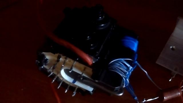 Высокое напряжение на ТДКС трансформаторе смотреть онлайн