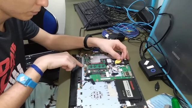 Como resetar a bios do notebook смотреть онлайн