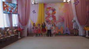 Песня о бабушке. Средняя группа