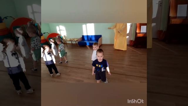 Осенний праздник для малышей. группа "Лисята" МАДОУ 22. смотреть онлайн