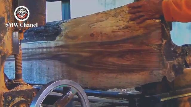 Sawing Spectacular Giant Mahogany Logs - #Sawmill