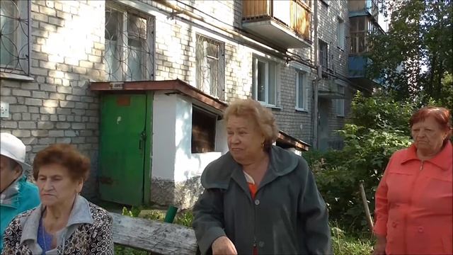 Магазин "Магнит". Фуры. Разбитая дорога. Жители возмущены. смотреть онлайн