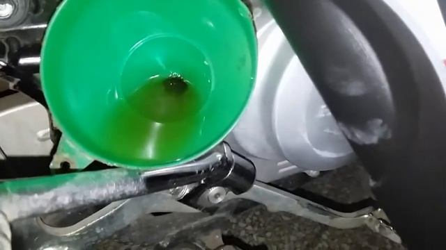 CAMBIO ACEITE MOTO HONDA XR150L y ERRORES FRECUENTES смотреть онлайн