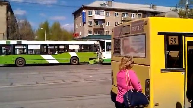 Автобус в автобус 11.05.2015 мира-ипподром смотреть онлайн