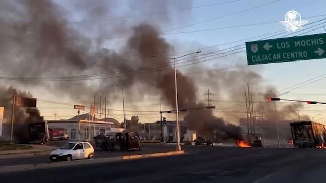 Asesinan a coronel en emboscada, tras recaptura de Ovidio Guzmán смотреть онлайн