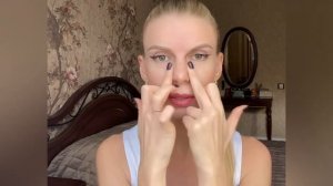 Массаж от «мешков» под глазами