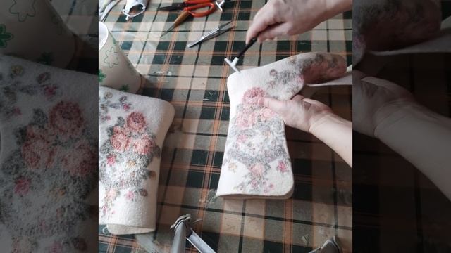 Как сохранить яркость рисунка при валянии шерсти бергшаф и павловопосадского платка смотреть онлайн