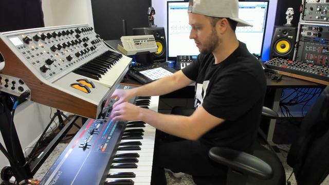 SUNDAY DUB TECHNO LIVE (MOOG SUBSEQUENT 37, JUNO 106 and PROPHET 6) смотреть онлайн
