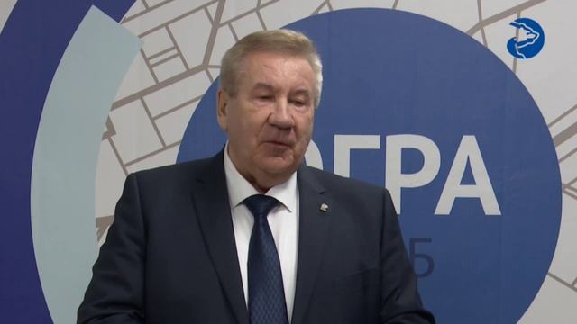 Борис Хохряков поздравил многодетную жительницу Ханты-Мансийска с Днём матери.