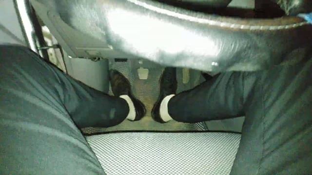 плохие тормоза у Шевроле лаччети, не могу найти проблему. Подскажите что может быть? смотреть онлайн