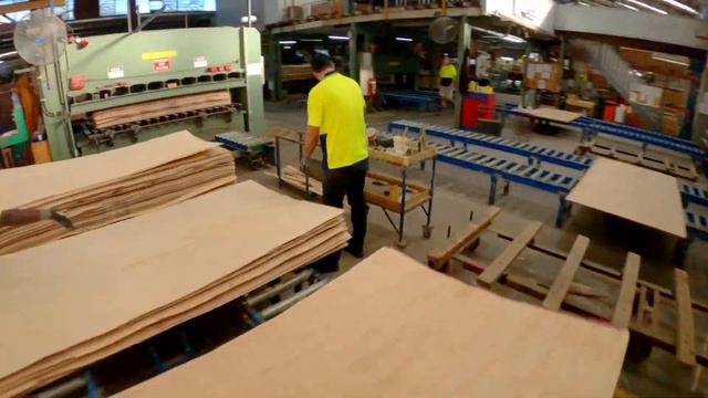 Super Epic Drone FPV Video (Fast Flythrough Of Plywood Factory) смотреть онлайн