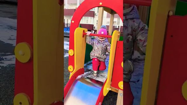 Ева научила Хагги Вагги кататься на горке #huggywuggy #like #cute #tiktok #kids #game #youtubeshort смотреть онлайн