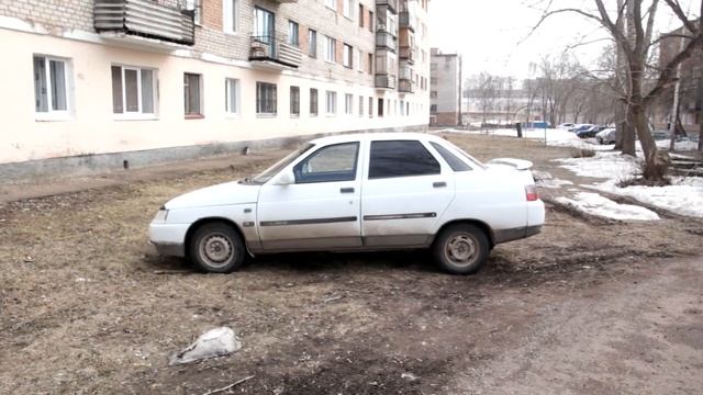 U news. Из за не хватки парковочных мест автолюбители оставляют свои автомобили прямо на газоне смотреть онлайн