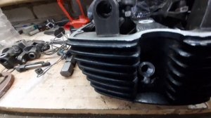 Смазка резьбы свечей зажигания.