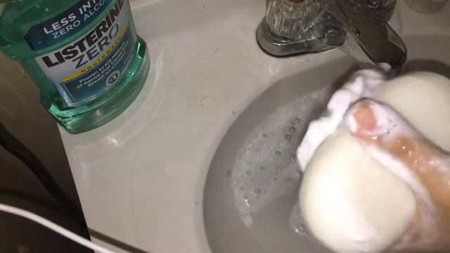 Lathering up lemon bar soap and Irish Spring смотреть онлайн