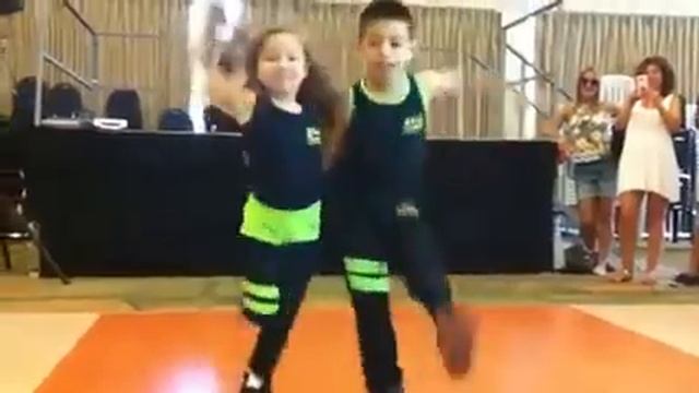 Лучший танец в мире смотреть онлайн