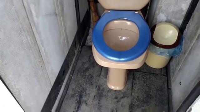 Как сделать дачный душ и туалет смотреть онлайн