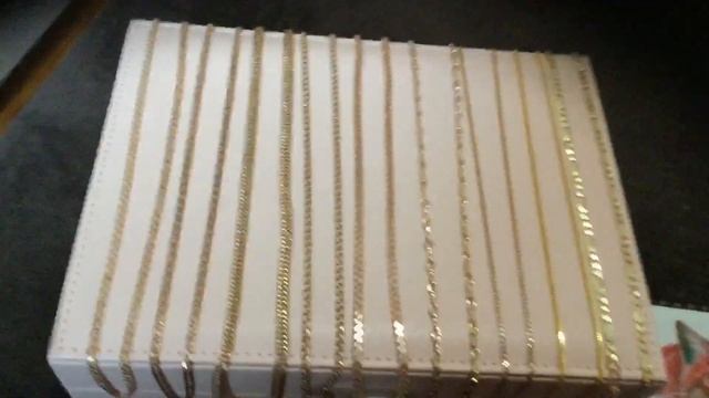 Мои золотые подвески , кулоны , цепочки . Отдых в парке Бруклина. My gold pendants , chains . смотреть онлайн