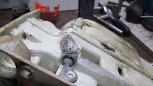 MS 250   Ремонт маслобака бензопилы.