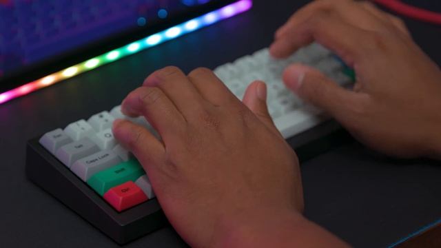 Vortex Tab 60 Review! New Bluetooth 60% Keyboard! смотреть онлайн