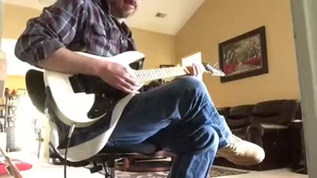 Eruption cover on a stock RG550 смотреть онлайн