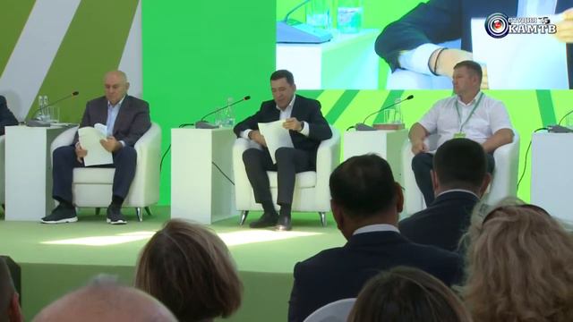 Евгений Куйвашев заявил о необходимости модернизации всей сельхозтехники в Свердловской области смотреть онлайн