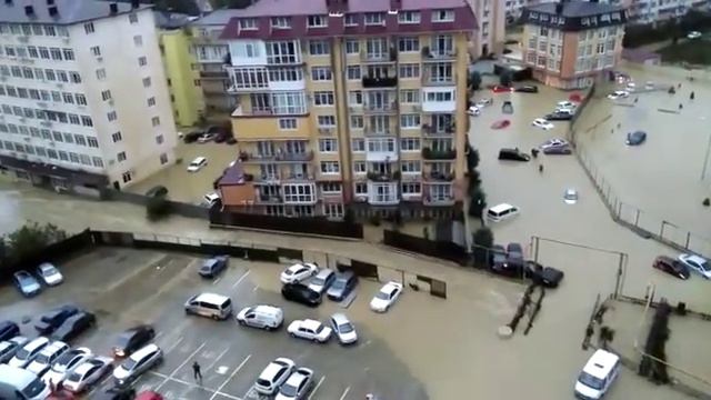 Сочи. Река Херота в Чайсовхозе вышла из берегов смотреть онлайн