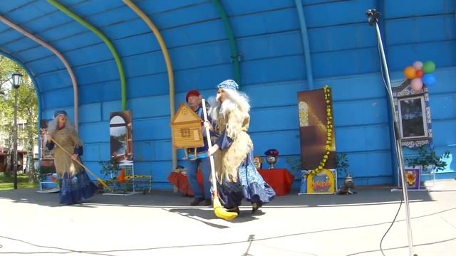 Танец ёжек M4H00263.MP4 смотреть онлайн