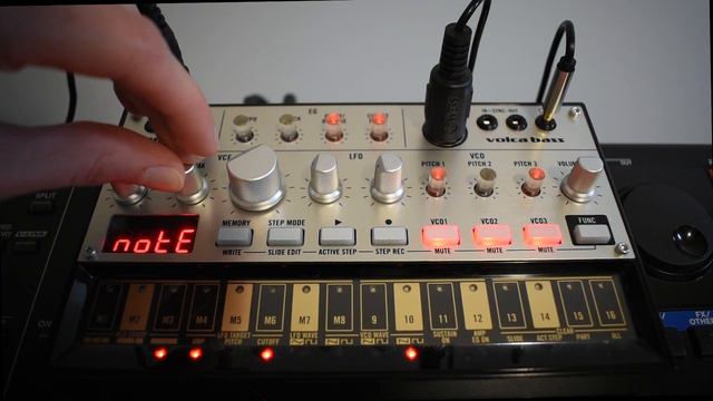 Nine Inch Nails - Closer (Korg Volca Bass Cover) смотреть онлайн