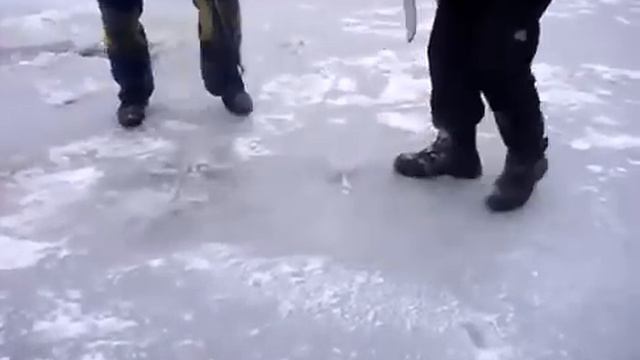 Чем только не ловят у нас рыбу!)))))))) смотреть онлайн