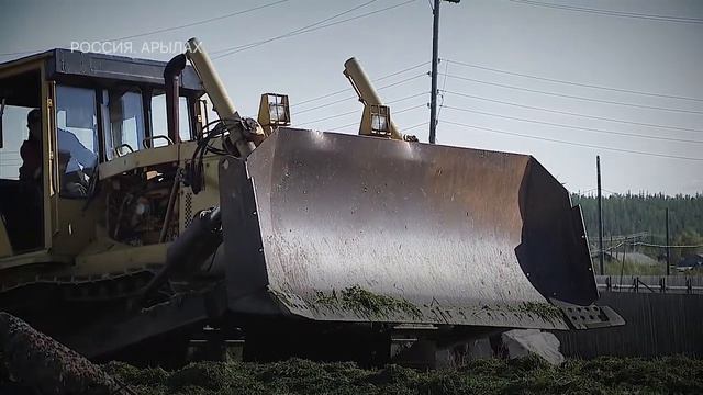 На полях совхоза «Новый» собирают урожай смотреть онлайн